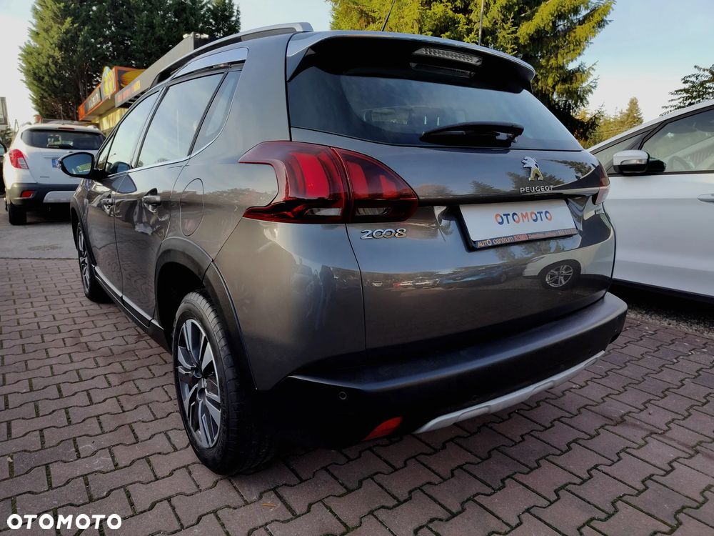 Peugeot 2008 1.2 Pure Tech Style S&S - 10