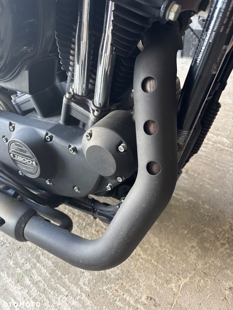 Harley-Davidson Sportster Iron 1200 - 12