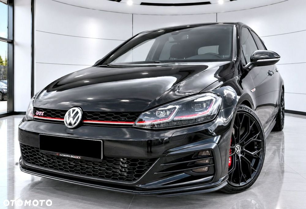 Volkswagen Golf - 33