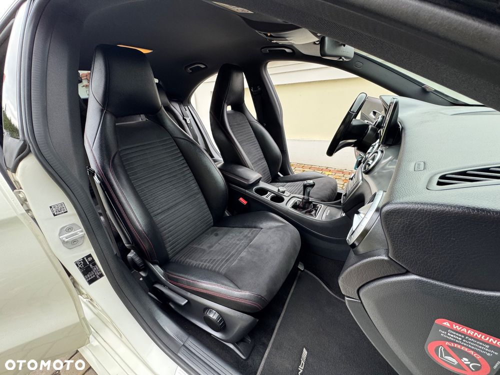 Mercedes-Benz CLA - 24