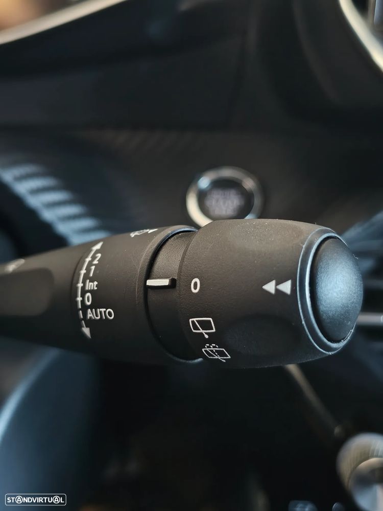 Peugeot e-2008 Allure Pack - 27