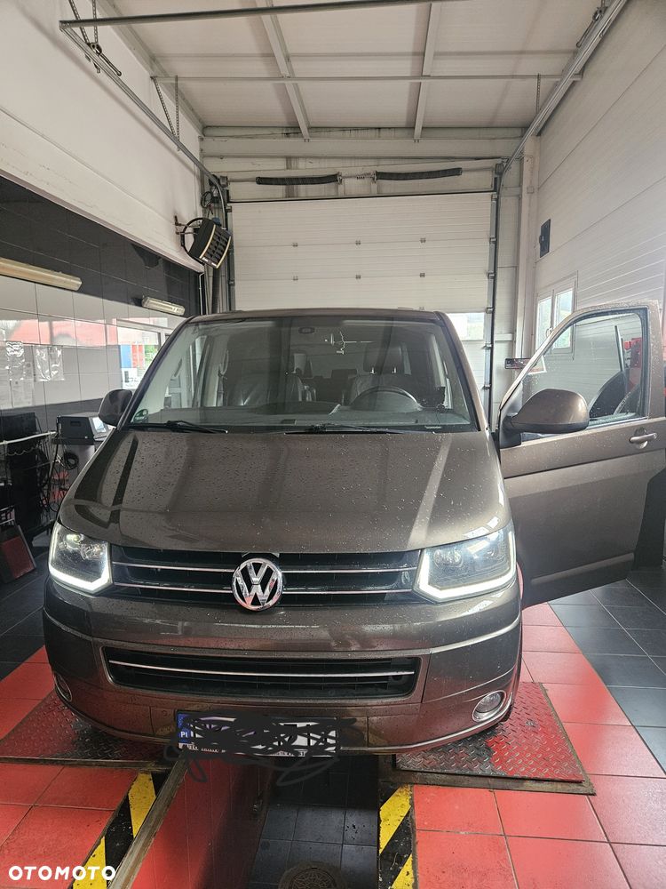 Volkswagen Multivan - 1