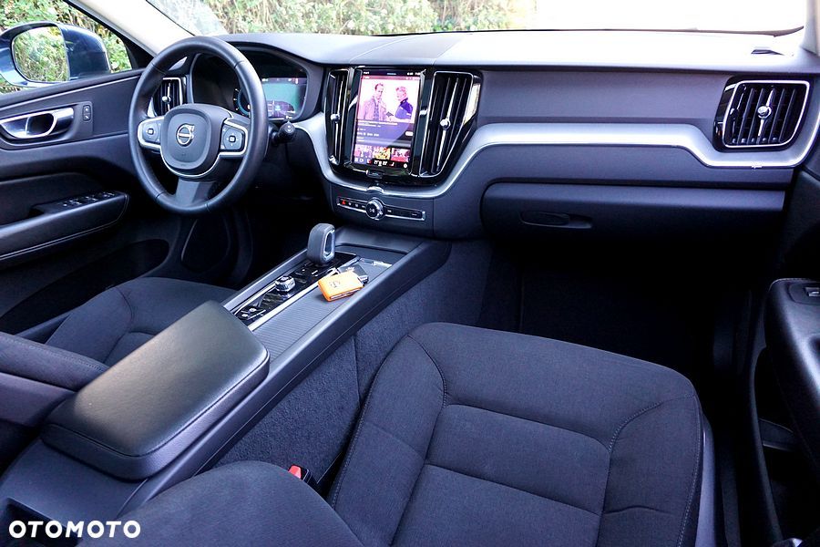 Volvo XC 60 B4 D Geartronic Momentum Pro - 25