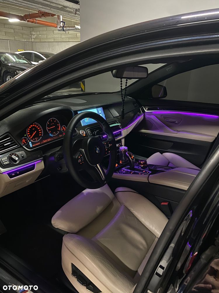BMW Seria 5 525d xDrive - 21