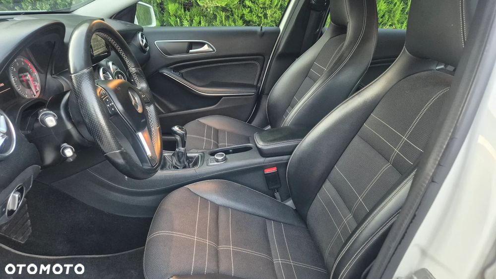 Mercedes-Benz Klasa A 180 (BlueEFFICIENCY) Urban - 11