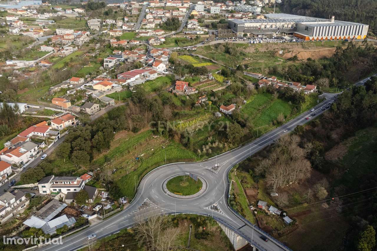 Terreno para Construção com Projeto para 26 Andares de Moradia em Gaia - Grande imagem: 2/13