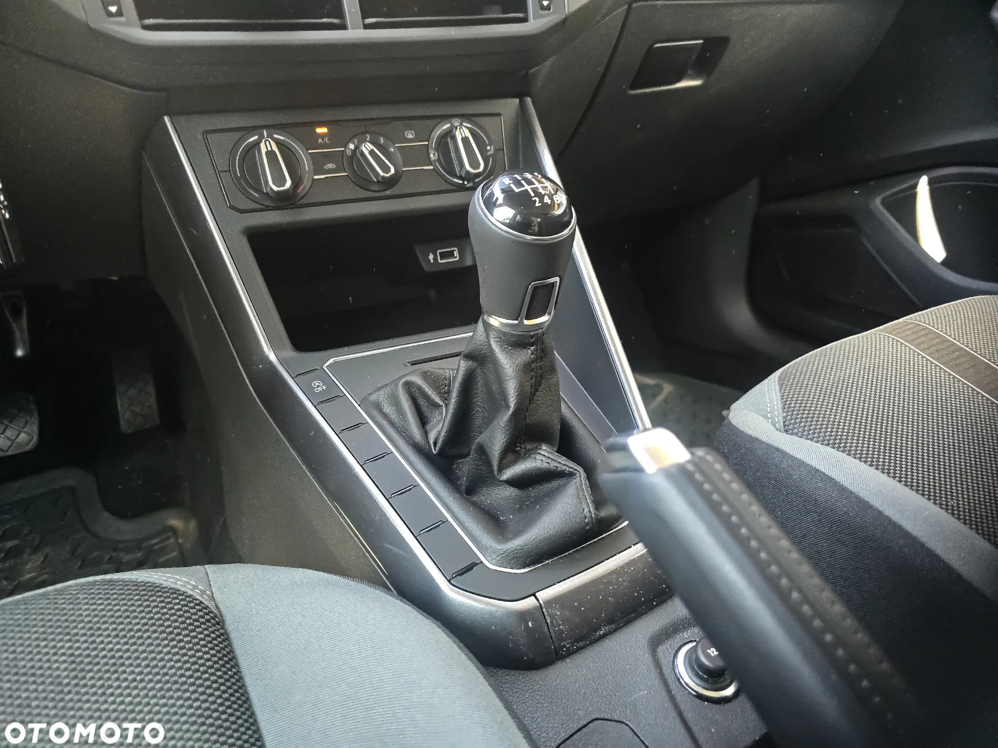 Volkswagen Polo 1.0 TSI Highline - 17