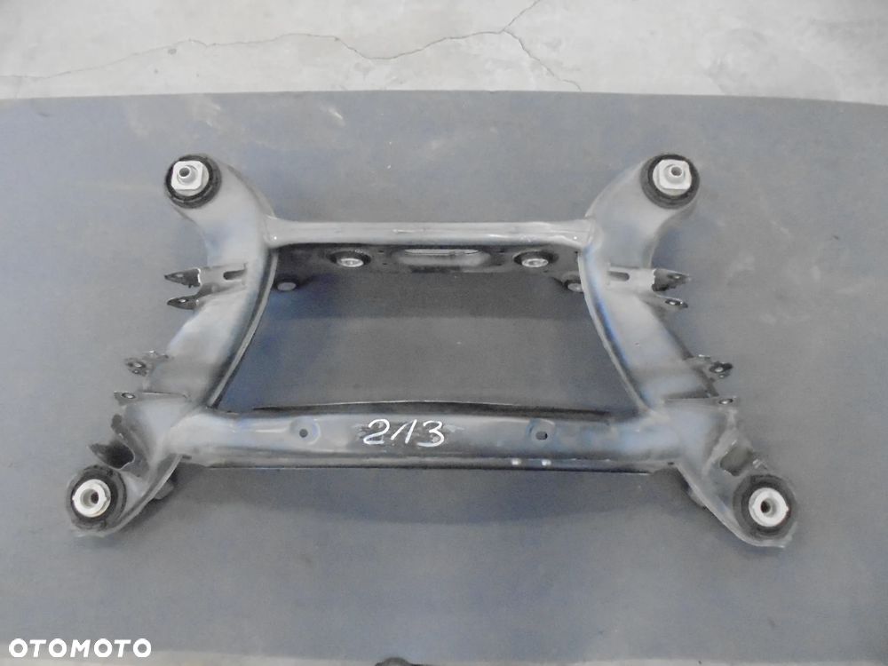 MERCEDES E KLASA W213 WOZEK TYLNY TYL BELKA