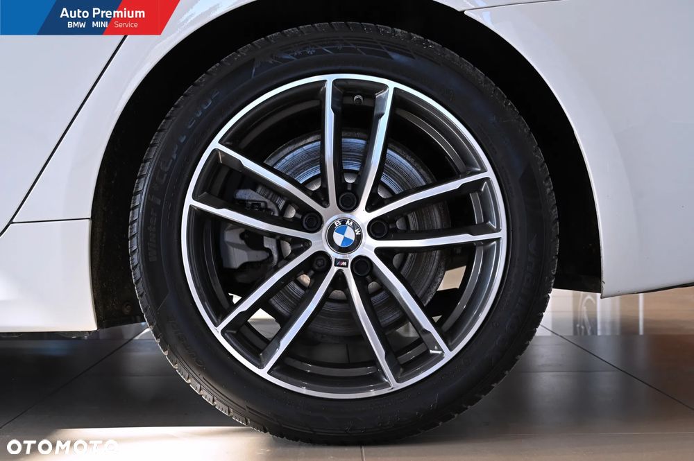 BMW Seria 5 520d xDrive mHEV - 23