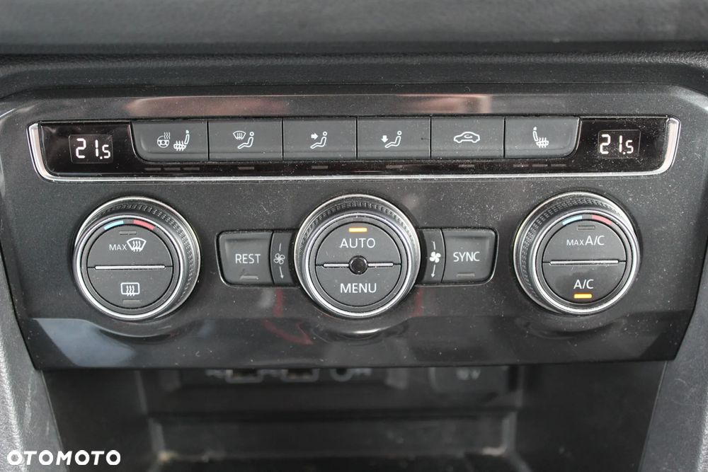 Volkswagen Tiguan 2.0 TDI Elegance DSG - 24