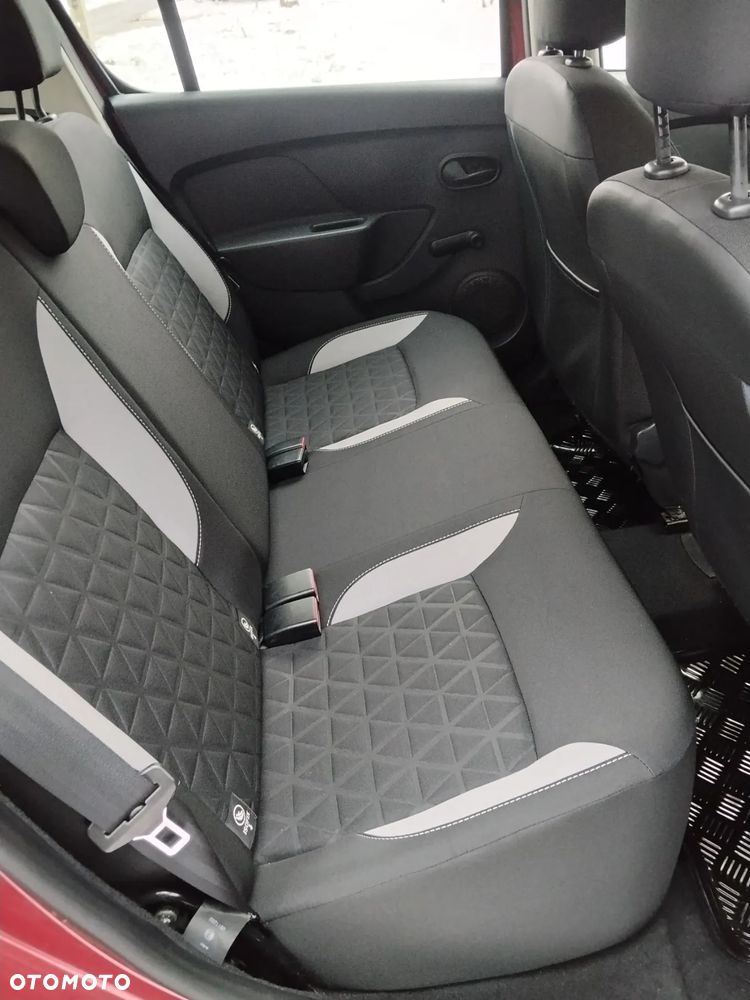 Dacia Sandero TCe 90 Celebration - 27