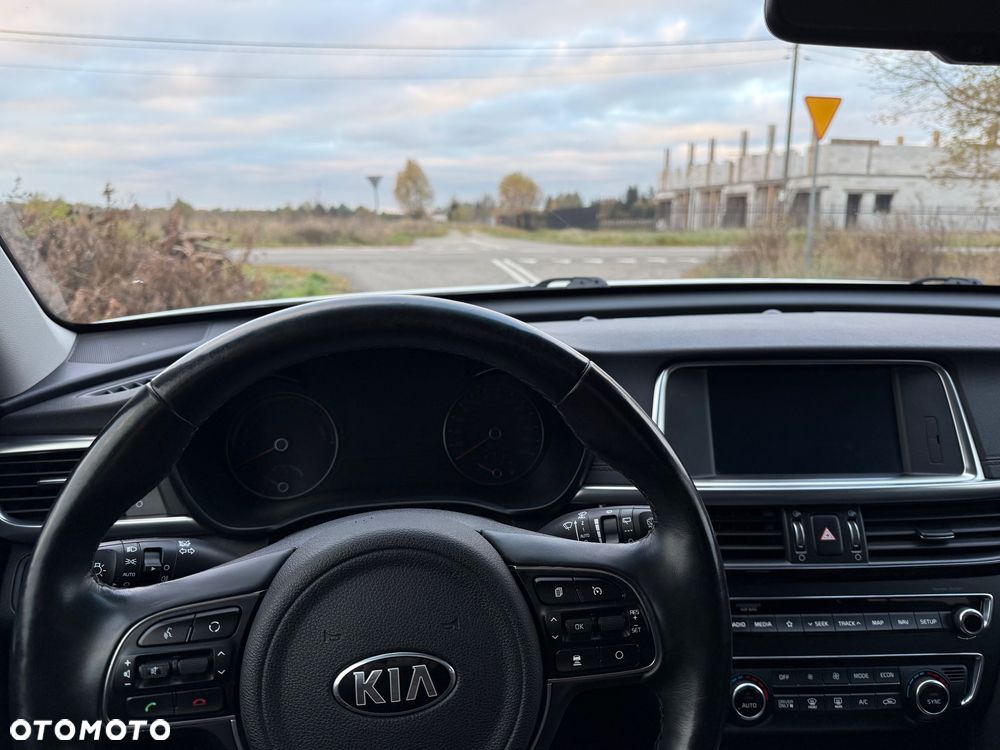 Kia Optima - 25