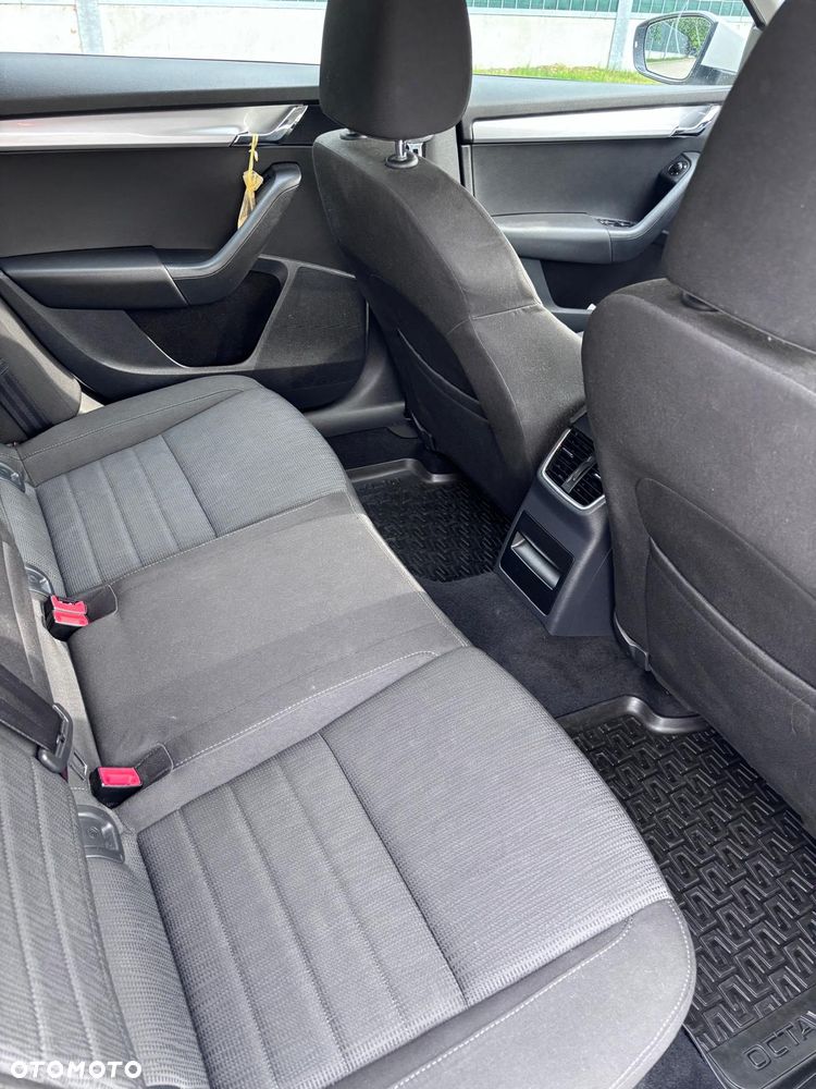 Skoda Octavia 1.6 TDI Elegance - 9