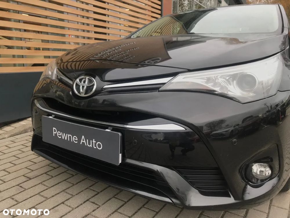 Toyota Avensis 1.8 Premium - 15