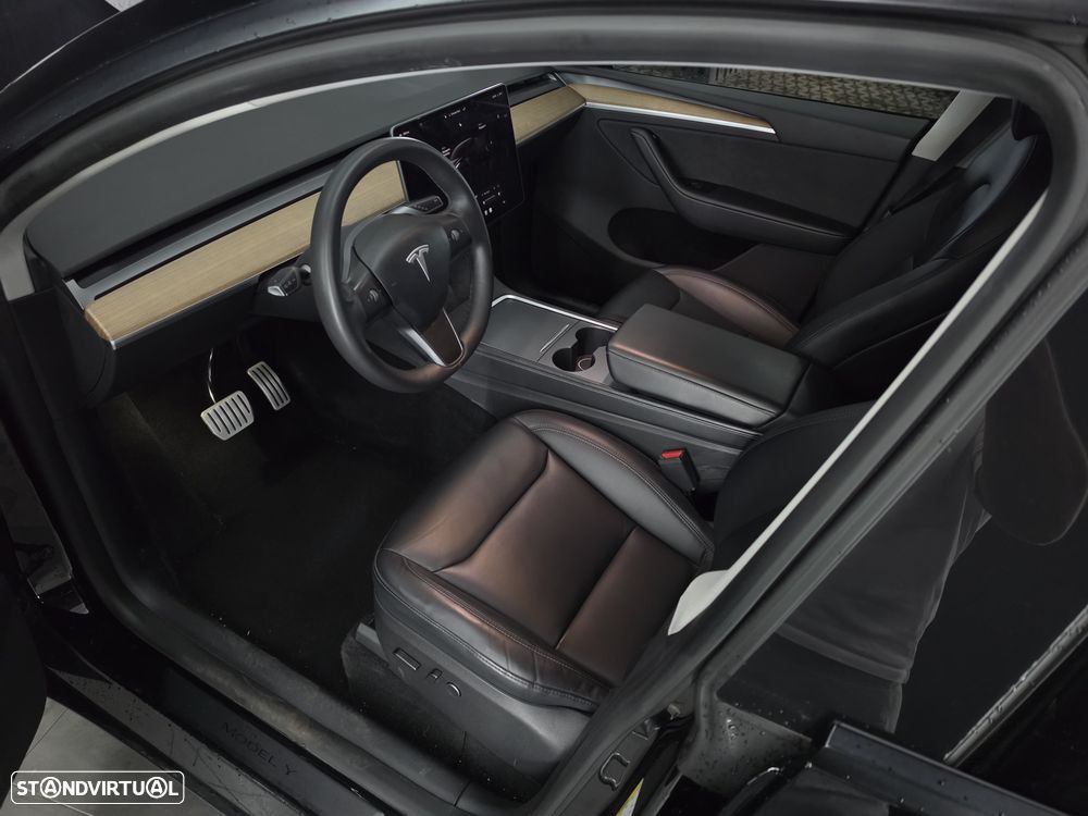 Tesla Model Y Performance Dual Motor AWD - 6