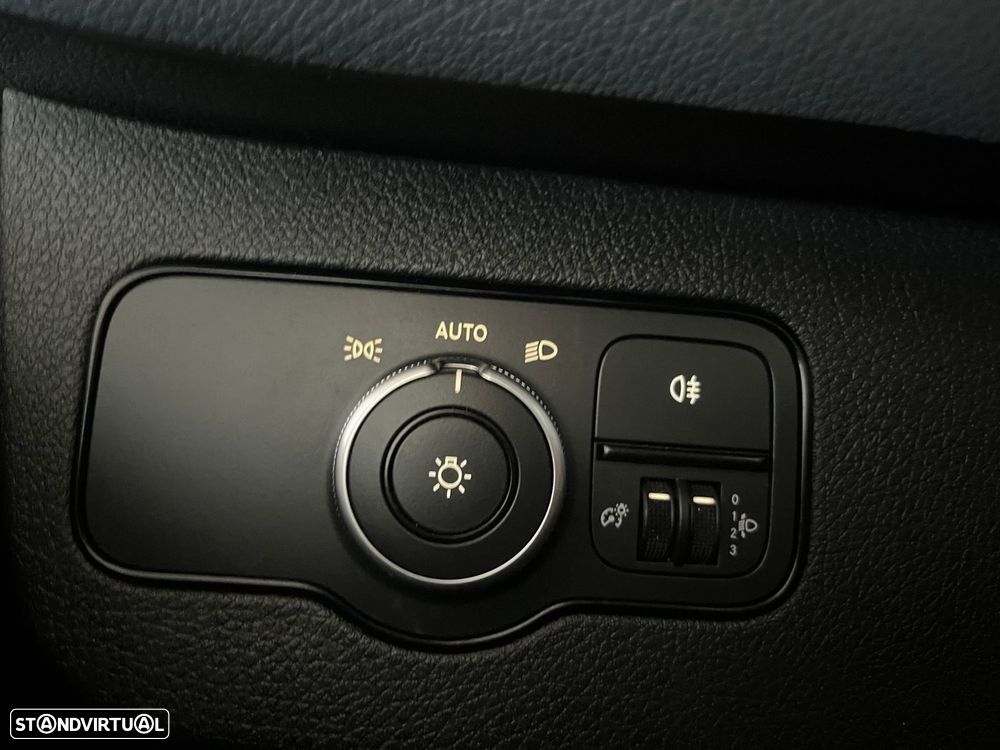 Mercedes-Benz Sprinter 215 CDI RWD L1 - 18