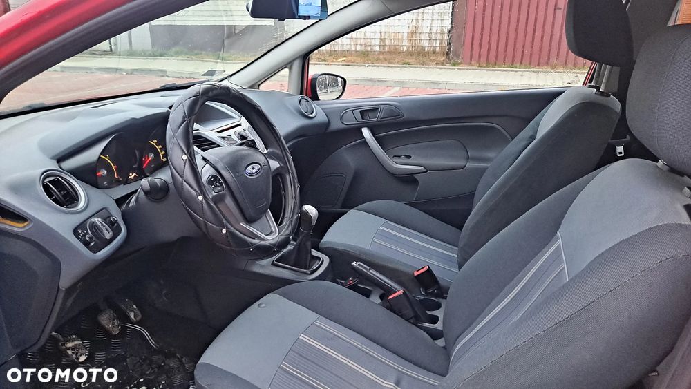 Ford Fiesta - 10