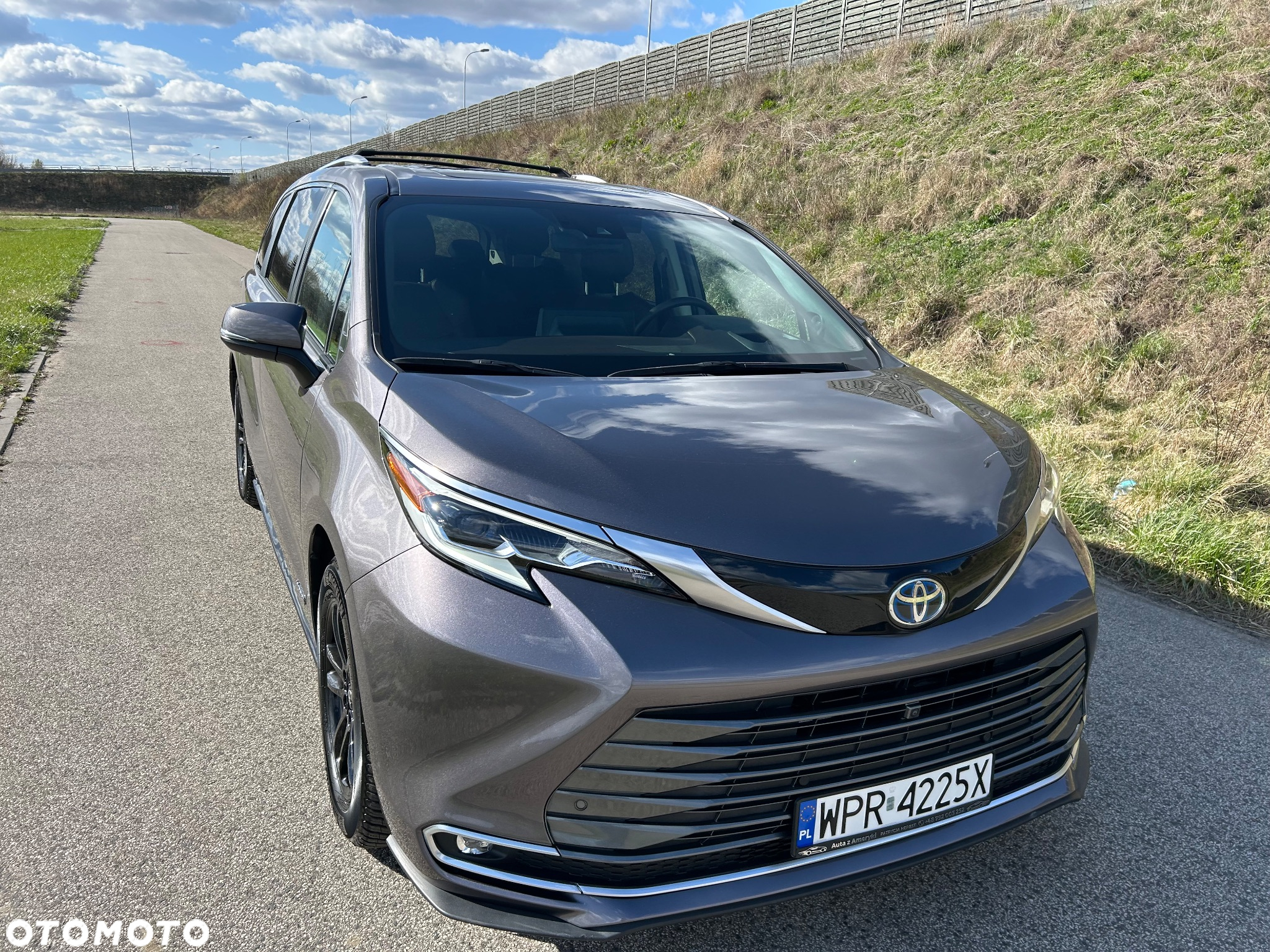 Toyota Sienna - 7