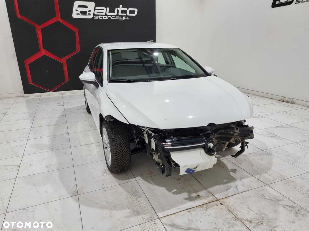 Volkswagen Golf - 6
