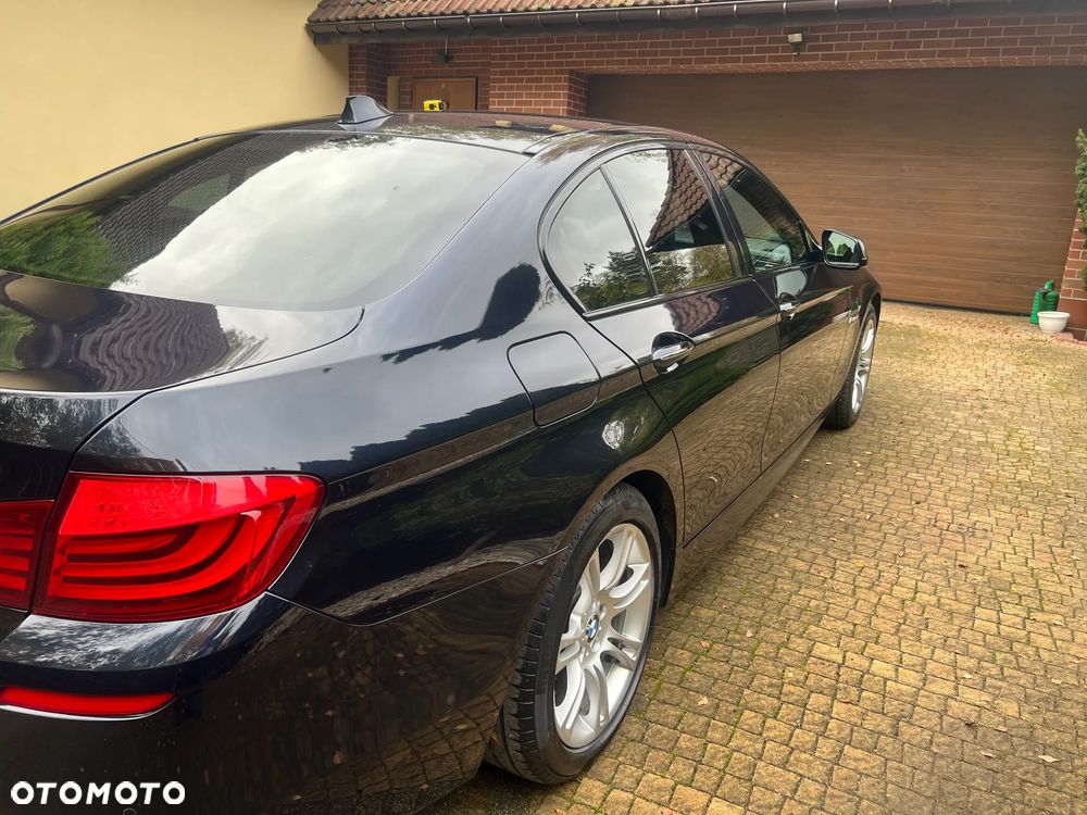 BMW Seria 5 528i xDrive - 10