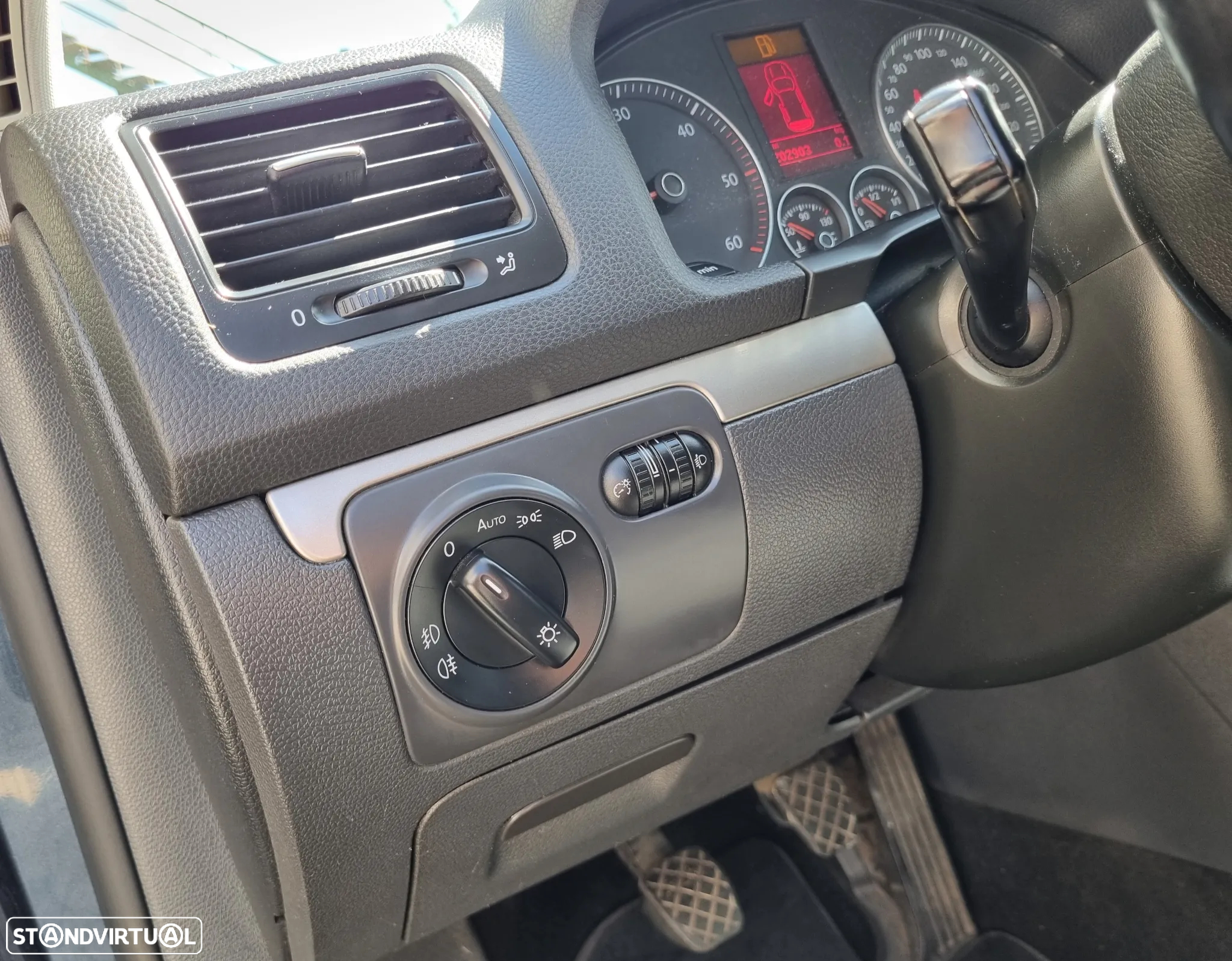 VW Golf 1.9 TDi BlueM. Trend. AC - 16