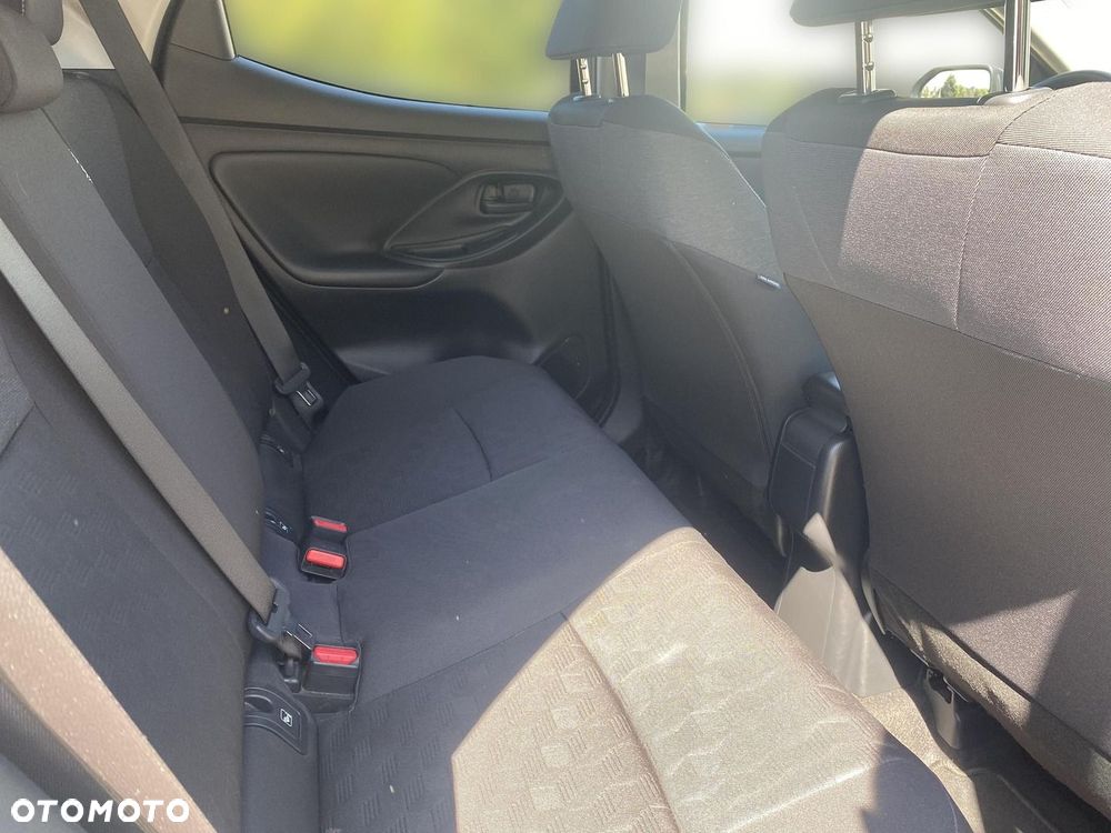 Toyota Yaris Hybrid 1.5 Style - 17