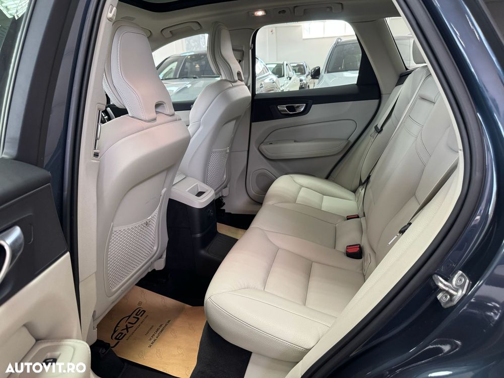 Volvo XC 60 T6 AWD Recharge Geartronic Inscription - 24