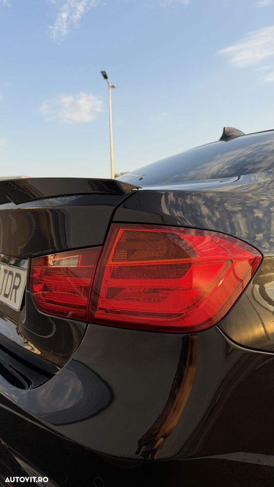 BMW Seria 3 318d Aut. Sport Line - 4