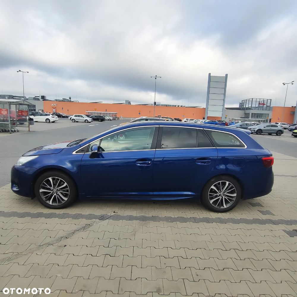 Toyota Avensis 2.0 D-4D Premium - 1