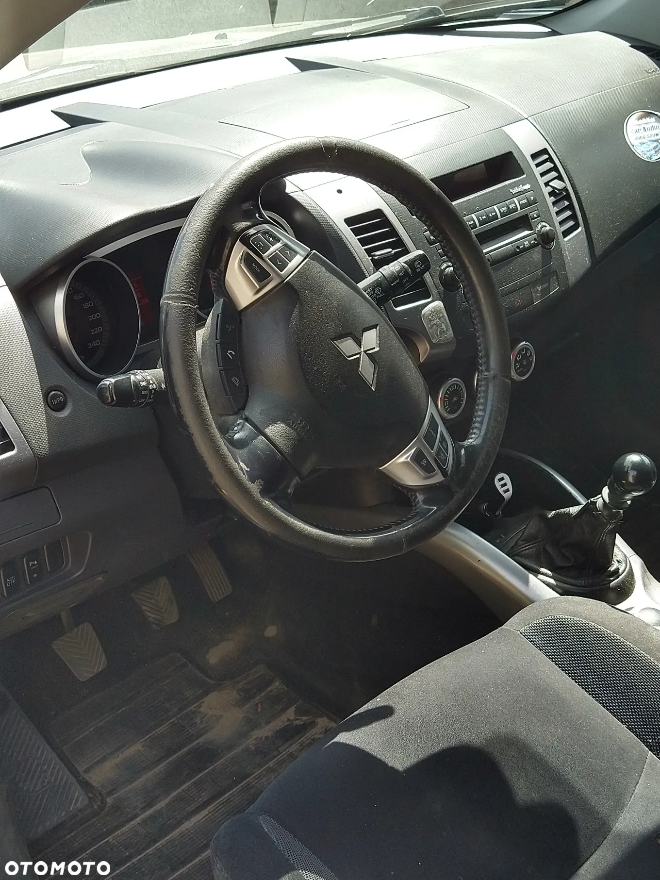 Mitsubishi Outlander - 8