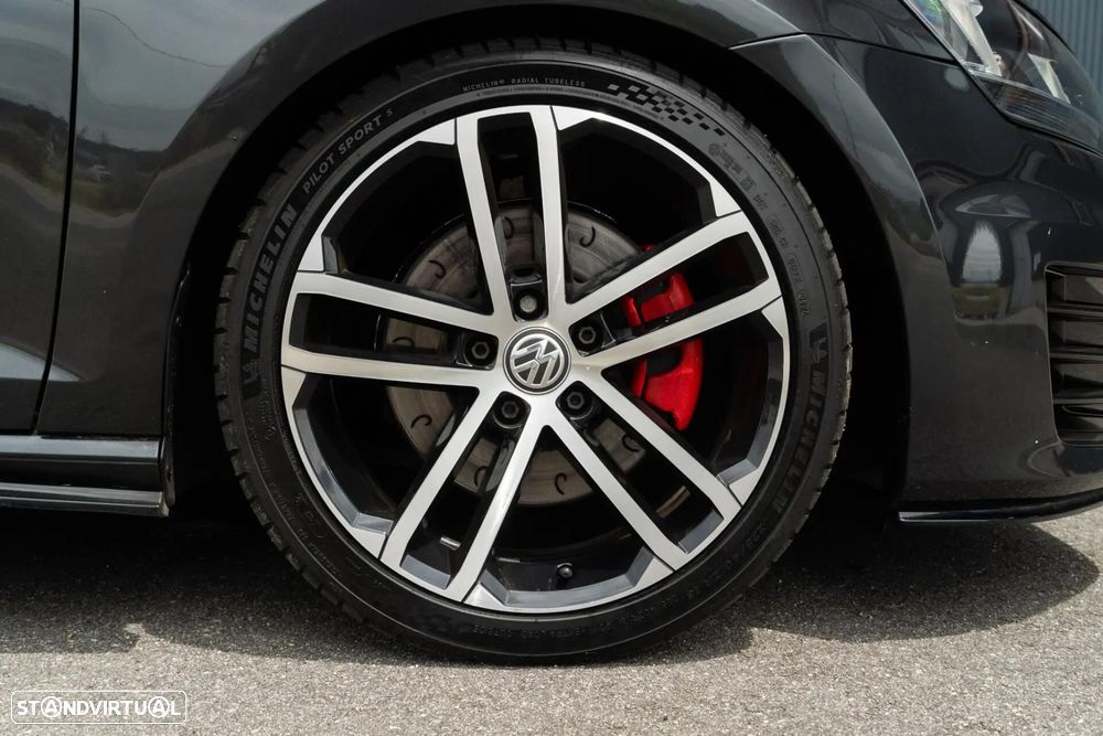 VW Golf 2.0 TDI GTD DSG - 38