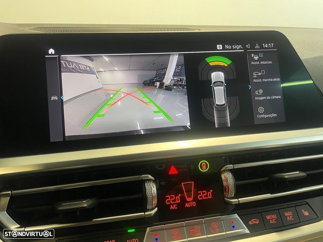 BMW 330 e Touring Pack M Auto - 35