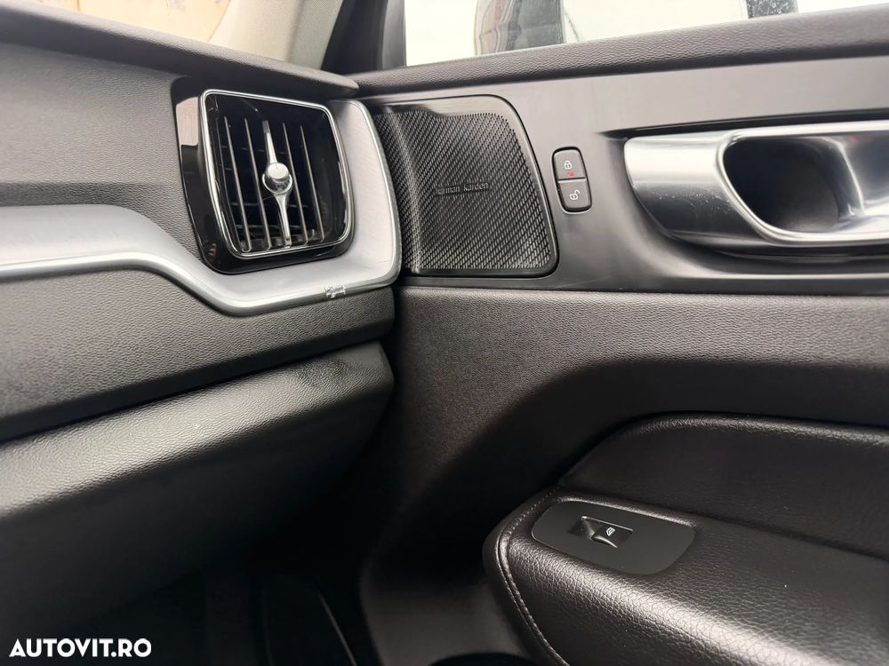 Volvo XC 60 D3 Momentum Pro - 21