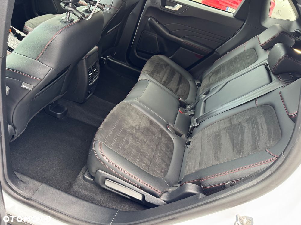 Ford Kuga 2.5 Duratec FHEV 4x4 ST-LINE X - 26