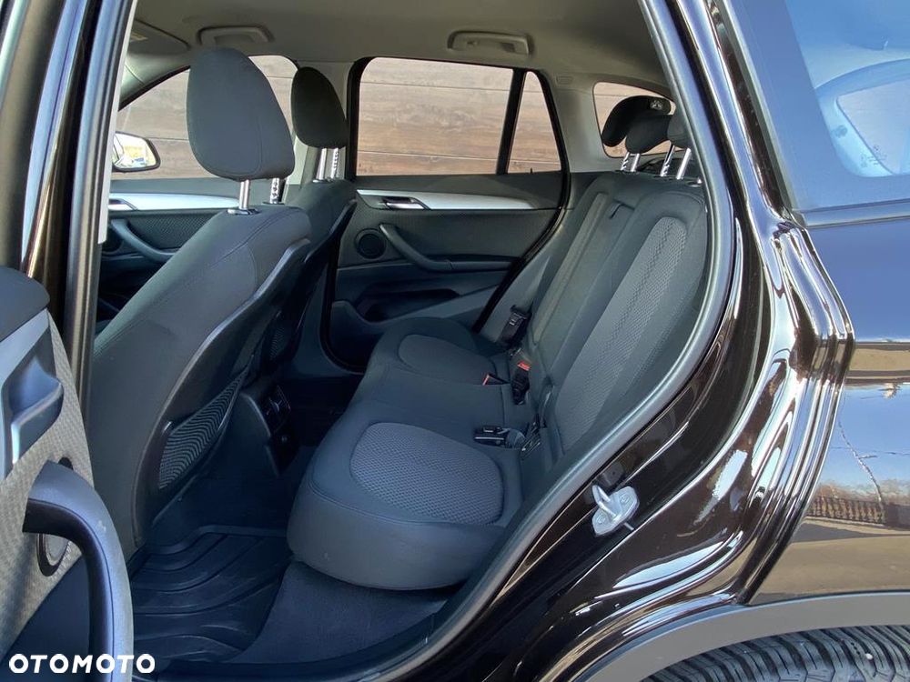 BMW X1 sDrive20i Advantage - 21