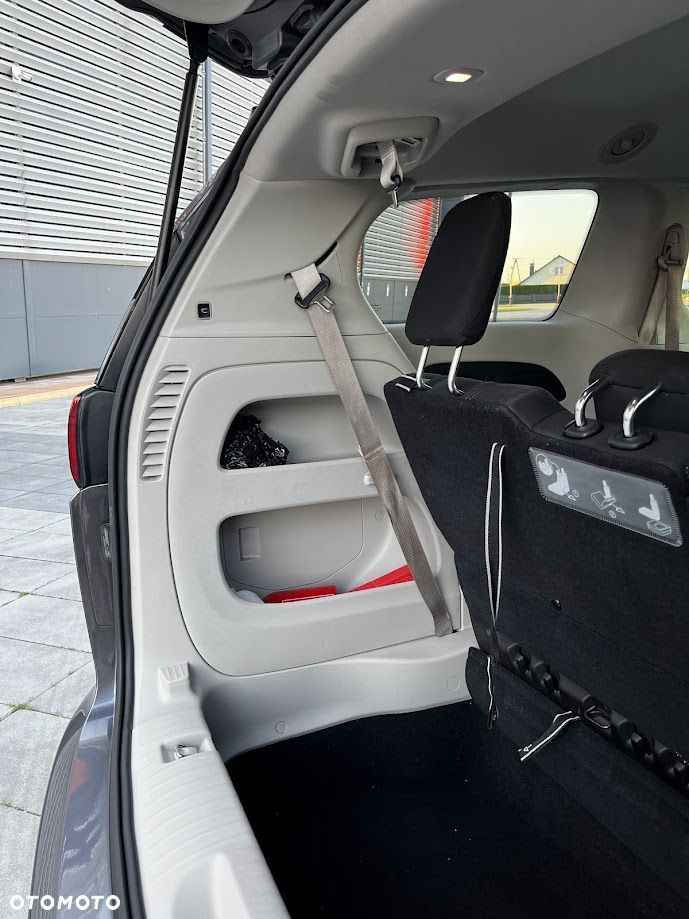 Chrysler Pacifica - 16