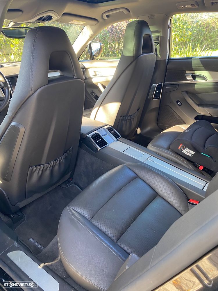 Porsche Panamera 3.0 V6 - 12