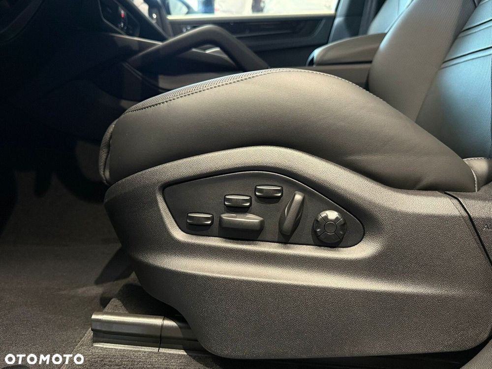 Porsche Cayenne - 19