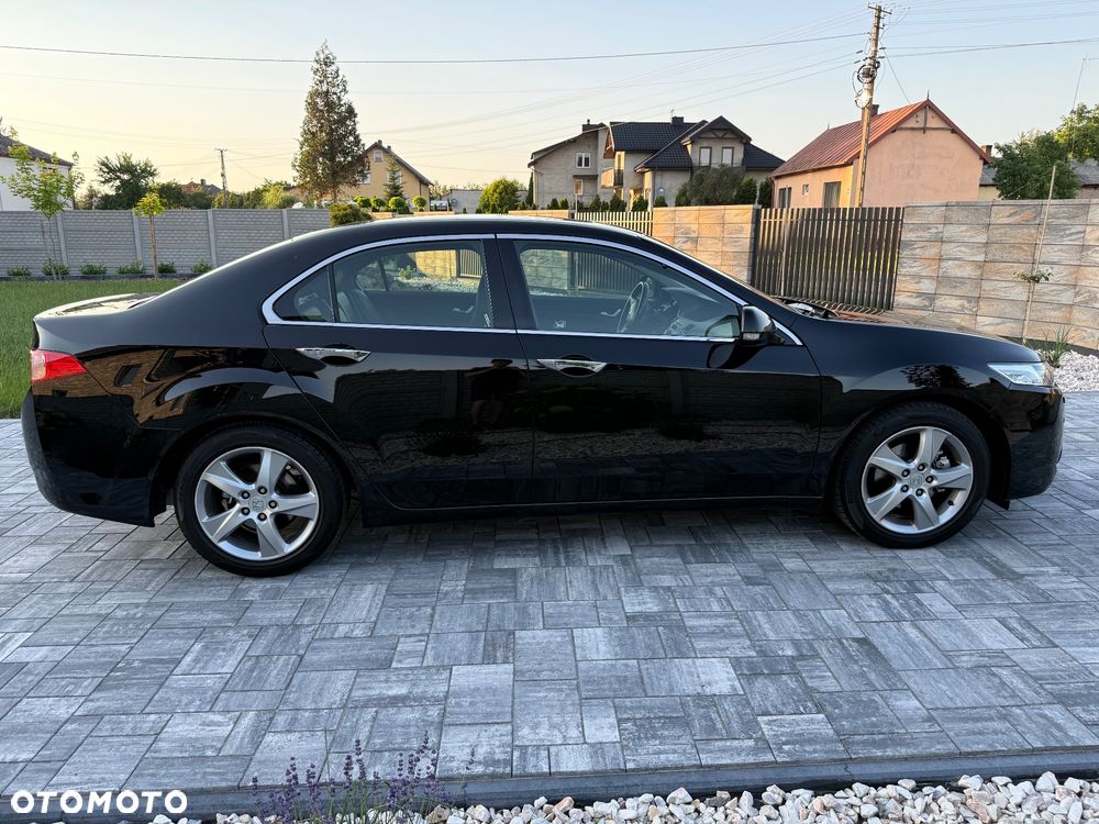 Honda Accord 2.0 Executive - 11