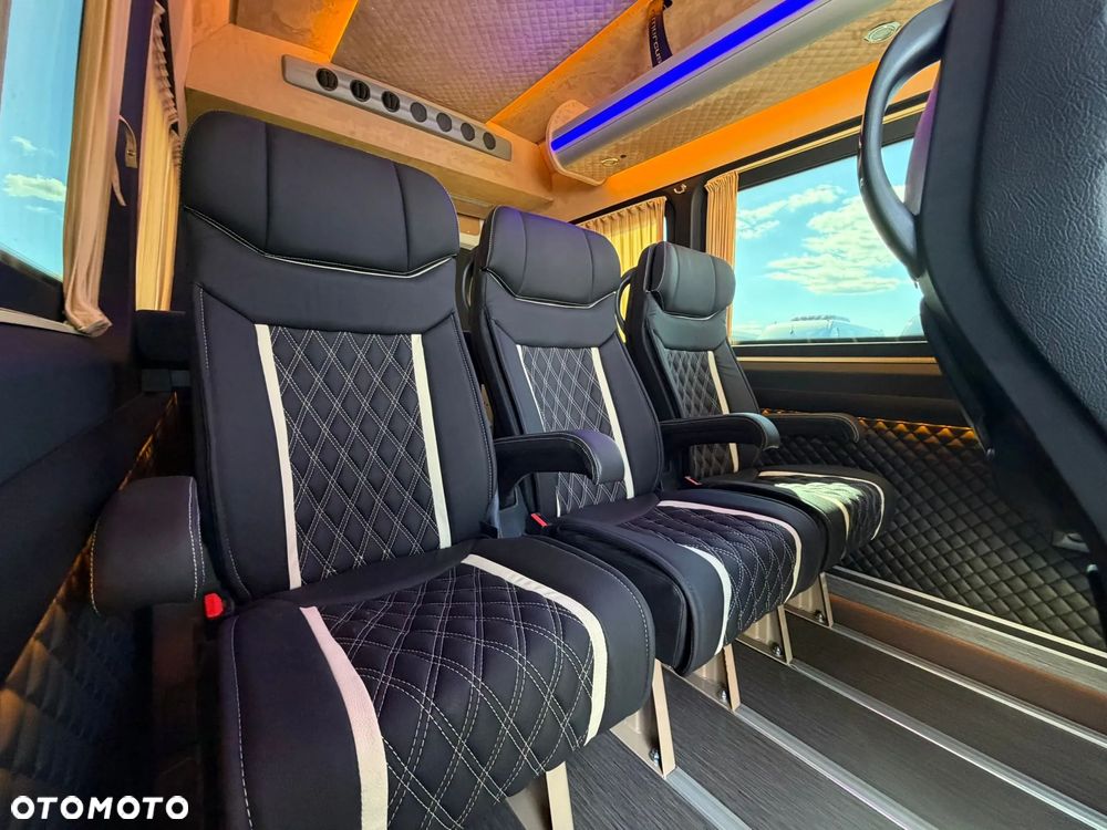 Mercedes-Benz Sprinter 317 - 19