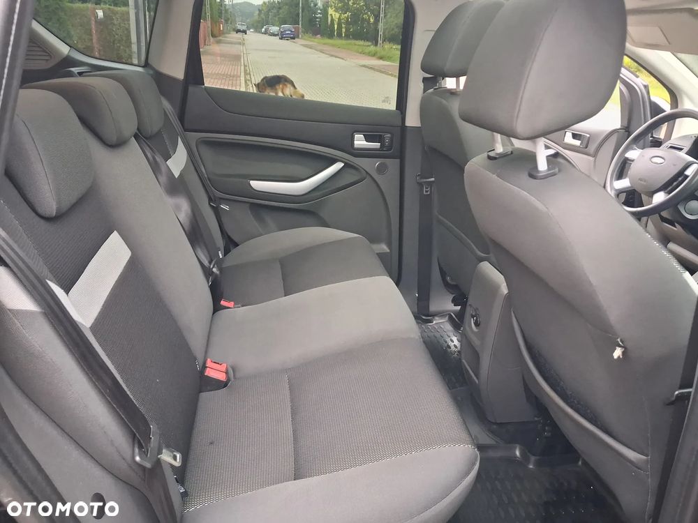 Ford Kuga 2.0 TDCi 2x4 Titanium - 15