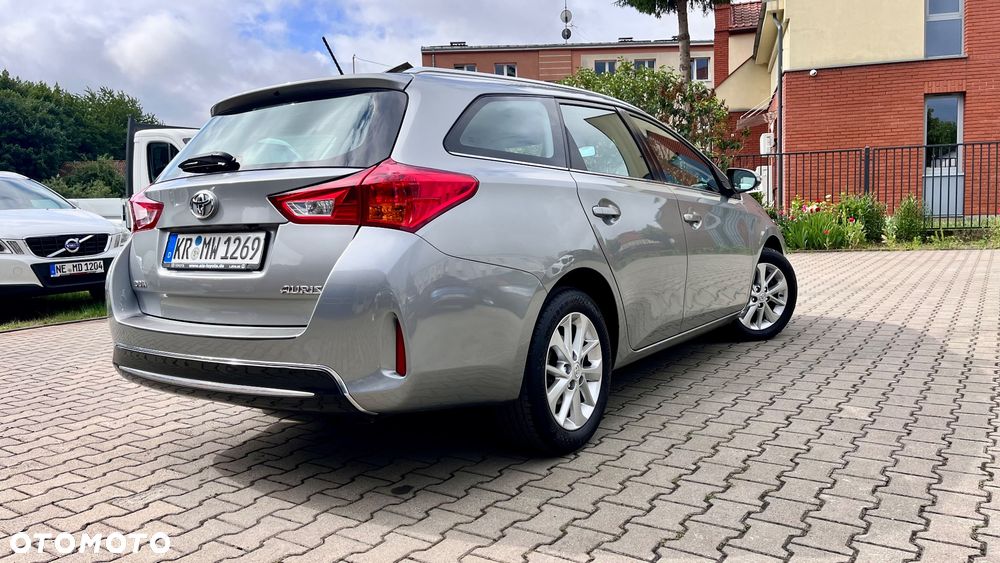 Toyota Auris - 2