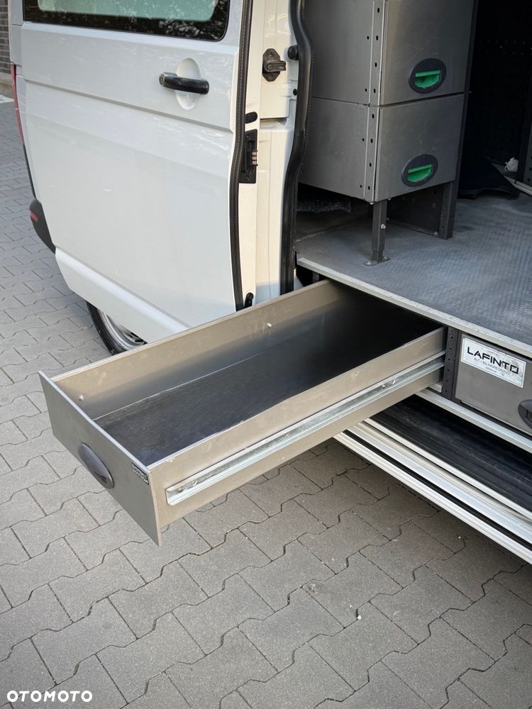 Volkswagen Transporter - 32