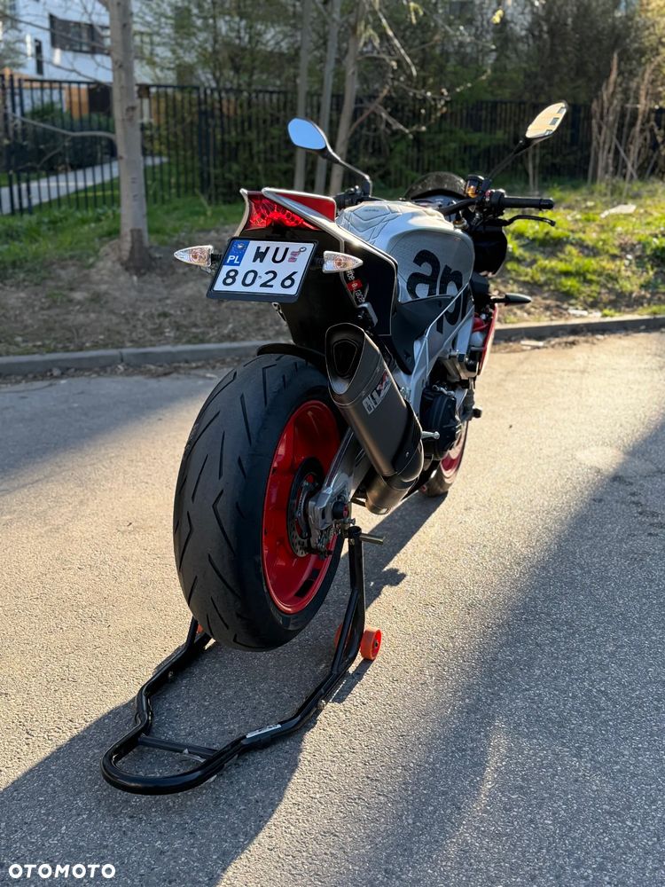 Aprilia Tuono - 9