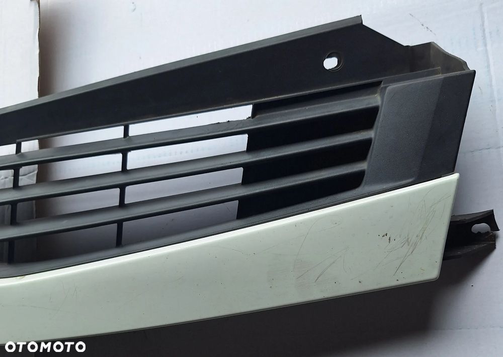 GRILL, ATRAPA -RENAULT MASTER II LIFT 2004-2010 rok / BIAŁY / CZERWONY - 6