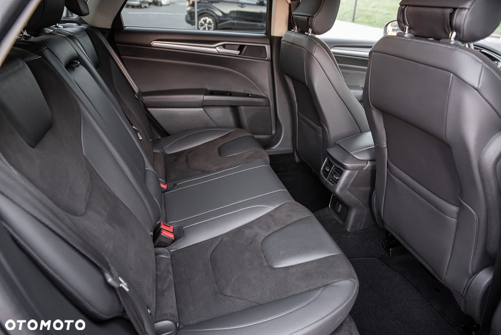 Ford Mondeo 2.0 TDCi Titanium PowerShift - 19