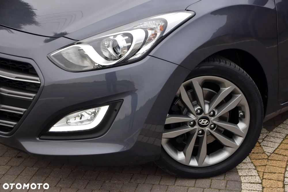 Hyundai i30 blue 1.6 GDI Passion - 18
