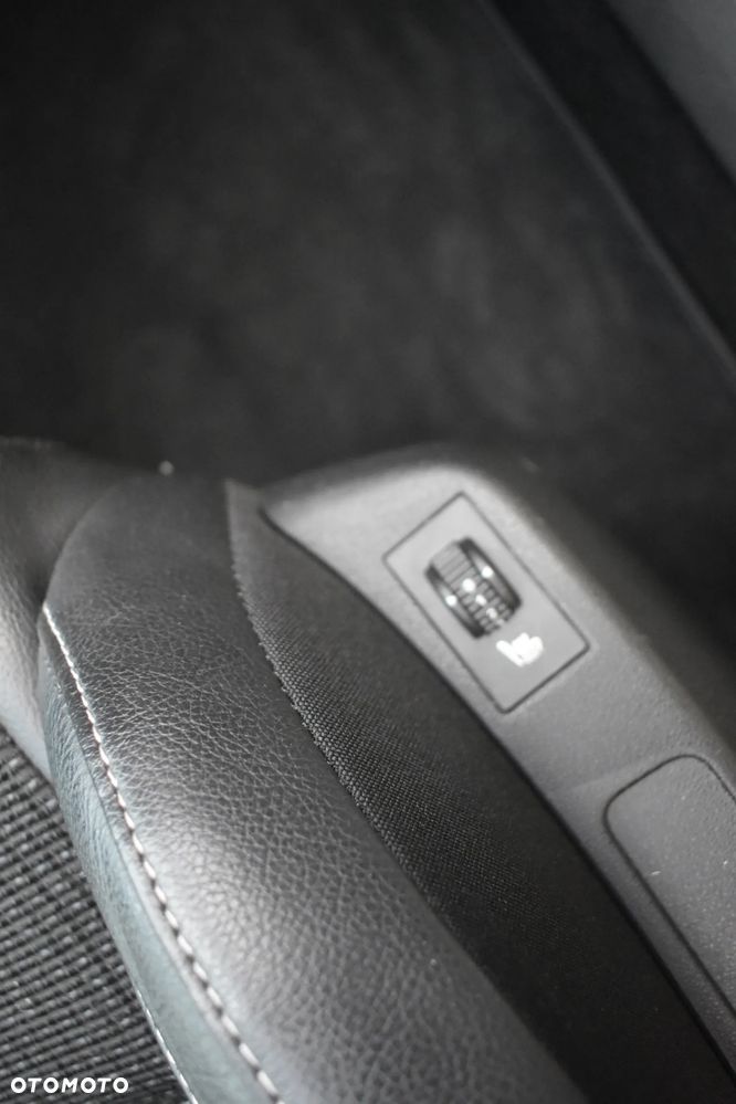 Citroën C4 PureTech 130 Stop&Start SHINE - 32