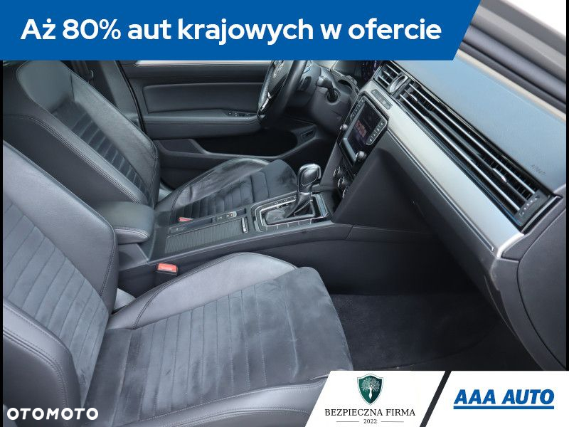 Volkswagen Passat - 10
