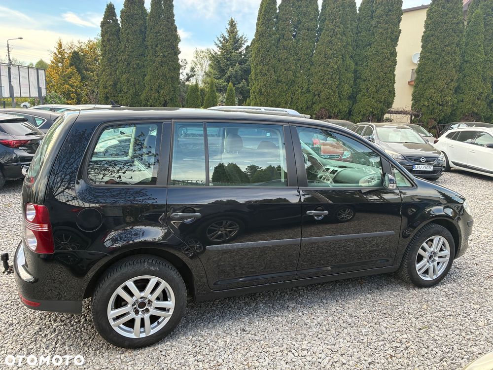 Volkswagen Touran 1.6 - 8